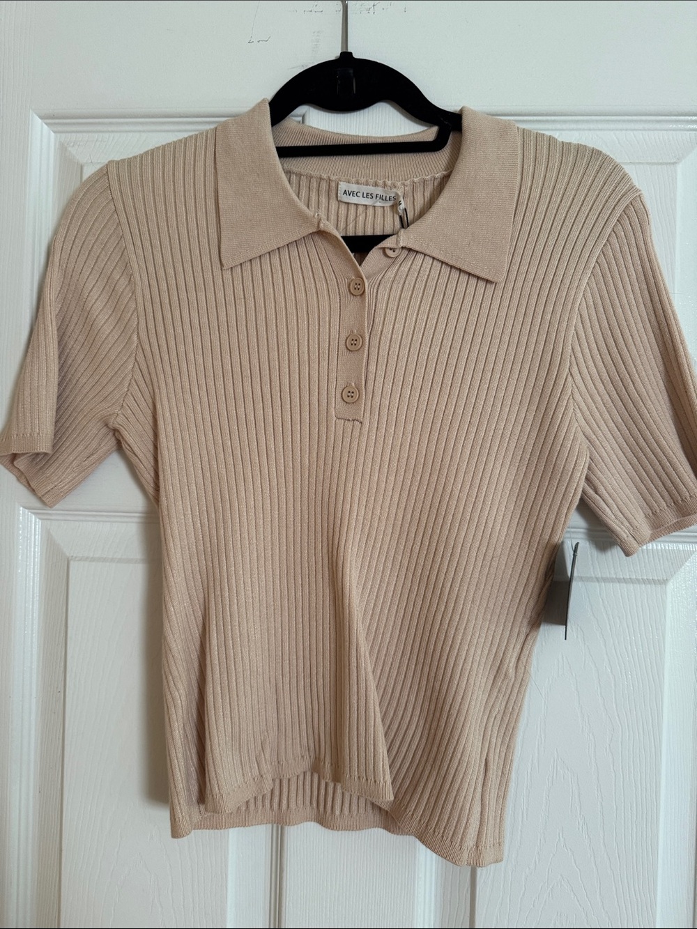 Avec Les Filles Short-Sleeve Ribbed Polo Top in Beige